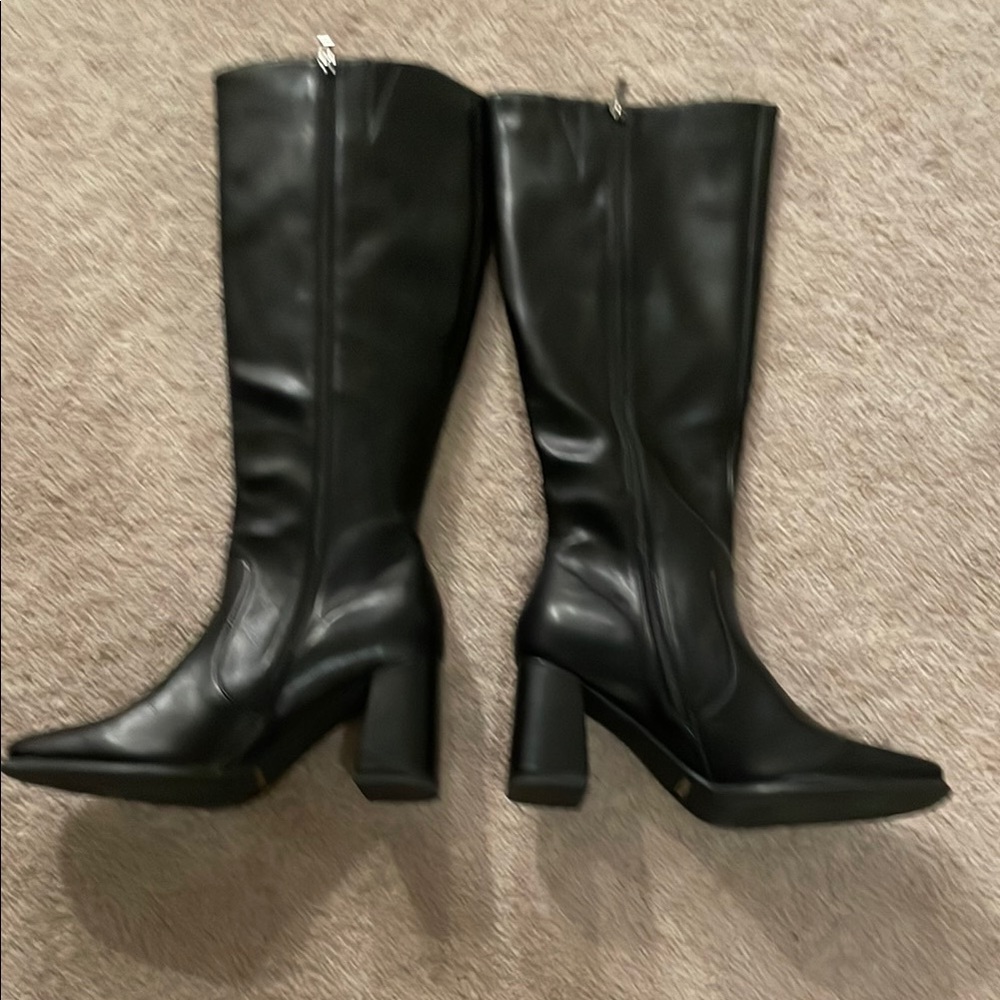 Sleek Black Heeled Women's Boots - Picture 3 of 3